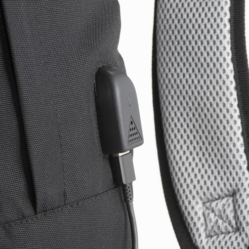 Zaino porta PC (15”) in poliestere 600D con porta USB